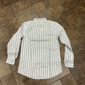 💥3/$30💥 Goodthreads Men's Blue and White Striped Button Down Shirt